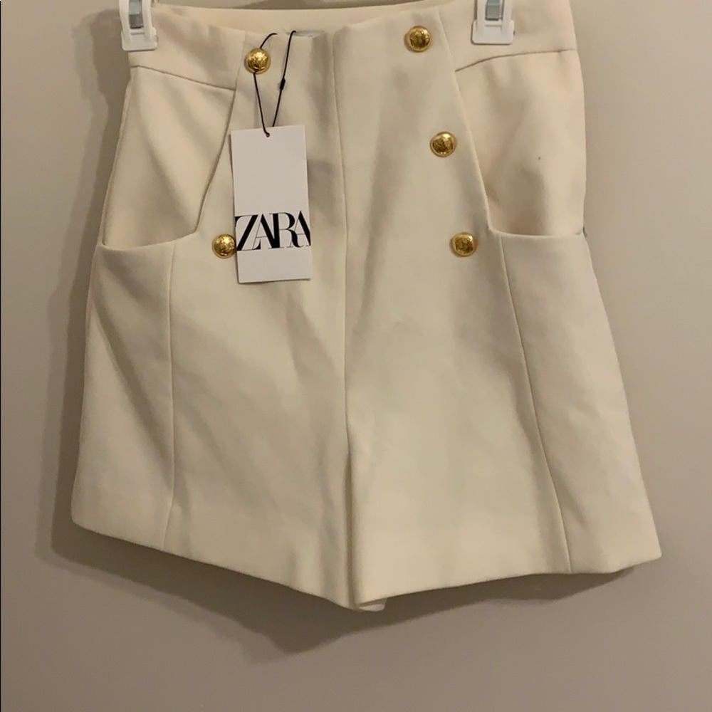 Beige/ off white Bermuda Zara shorts